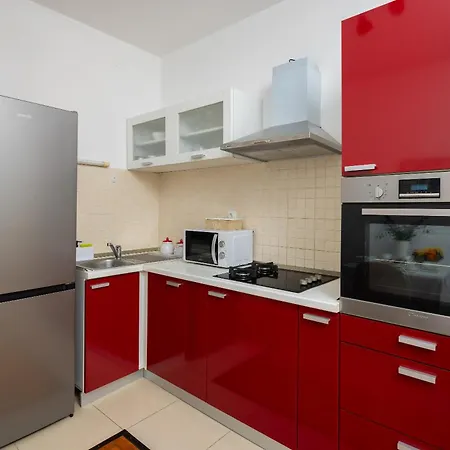 Anamarie Beachfront Apartman *