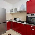 Anamarie Beachfront Apartment *
