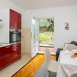 Apartment Anamarie Beachfront *