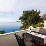 Anamarie Beachfront Apartment Omis