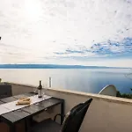 Anamarie Beachfront Apartment