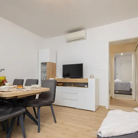 Apartment Anamarie Beachfront Omis