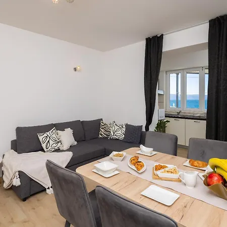 Anamarie Beachfront Apartamento