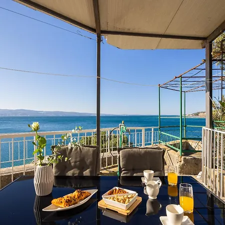 Anamarie Beachfront Apartamento *