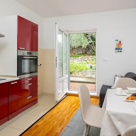 Apartment Anamarie Beachfront *
